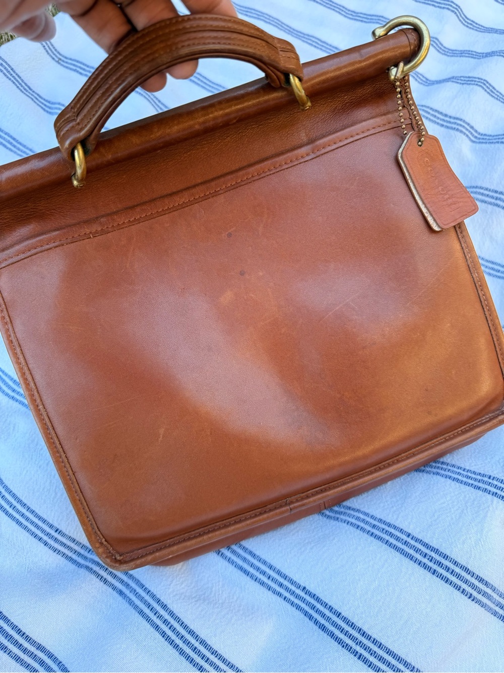 Vintage Coach British Tan Willis Bag - Picture 11 of 11
